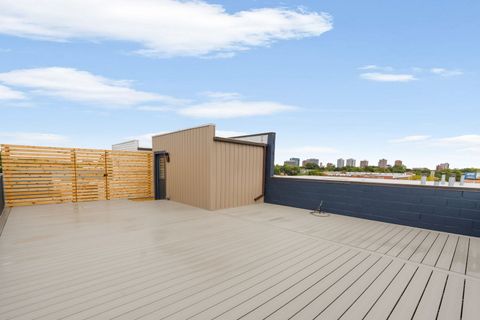 Tiny photo for 1426 W IRVING PARK Road #4, Chicago, IL 60613 (MLS # 12486356)