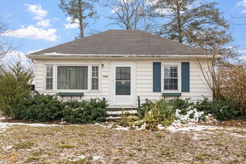 Photo of 1550 Marquette Road, Joliet, IL 60435 (MLS # 12535658)