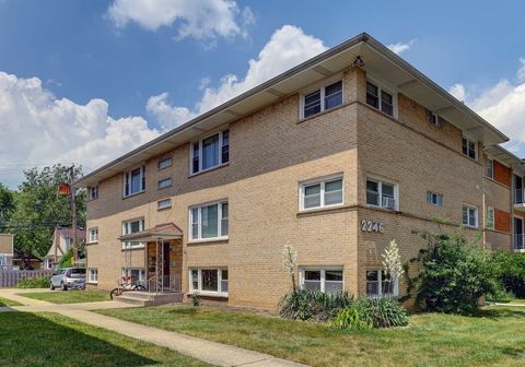 Photo of 2246 S 17th Avenue #GE, North Riverside, IL 60546 (MLS # 12500371) Photo of 2246 S 17th Avenue #GE, North Riverside, IL 60546 (MLS # 12500371)