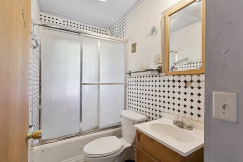 Tiny photo for 201 N Hinkley Avenue, Rockford, IL 61101 (MLS # 12539506)