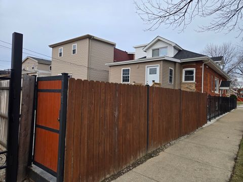 Tiny photo for 1400 N LOTUS Avenue, Chicago, IL 60651 (MLS # 12605086)