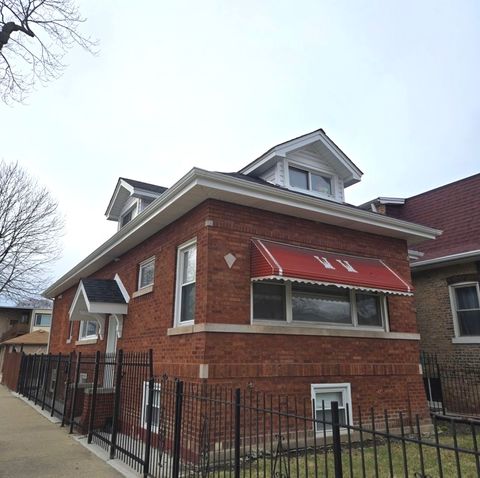 Photo of 1400 N LOTUS Avenue, Chicago, IL 60651 (MLS # 12605086)