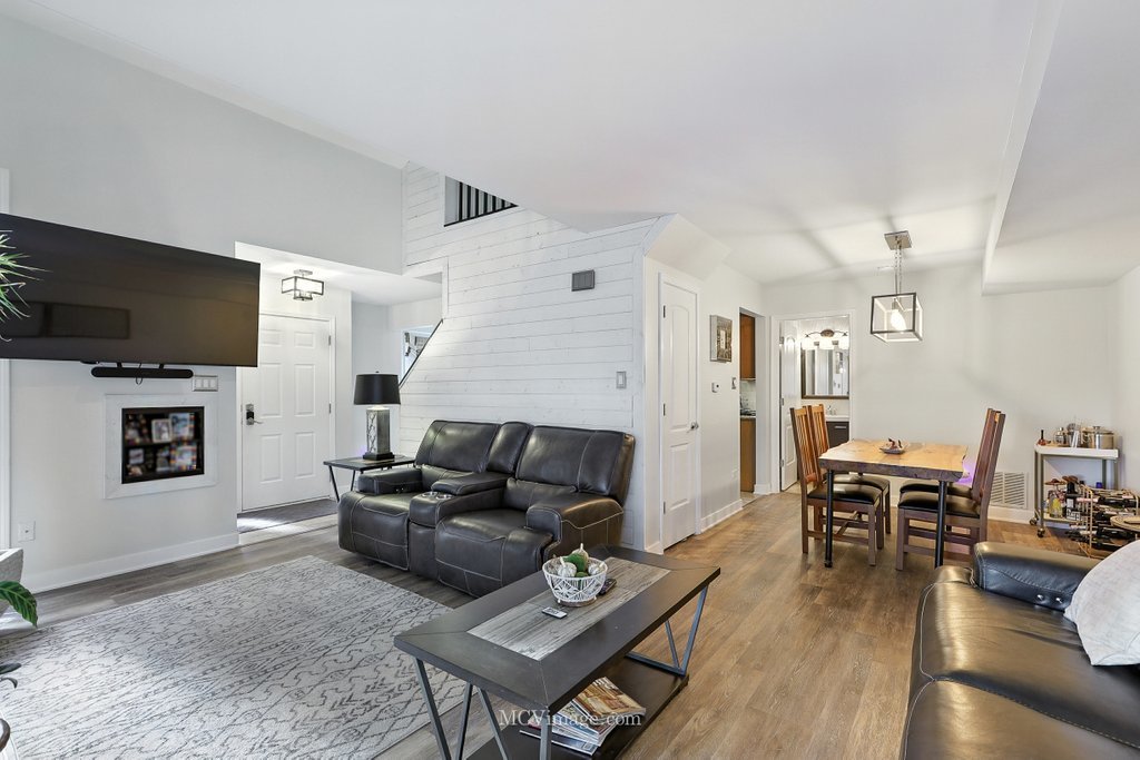 10015 Cambridge Drive