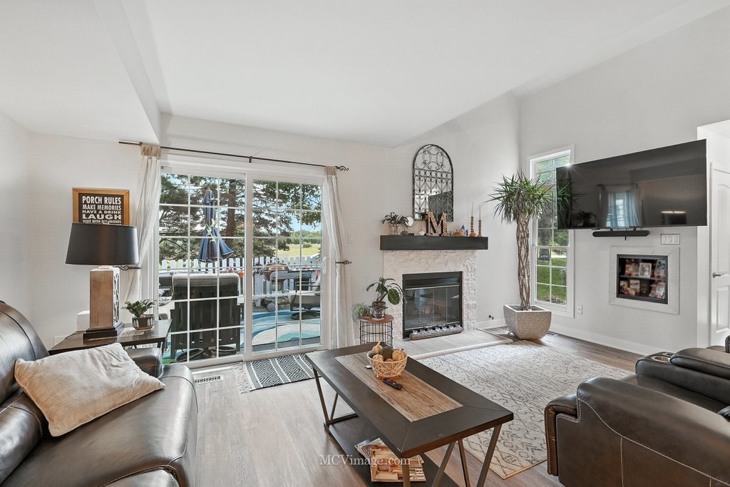 10015 Cambridge Drive