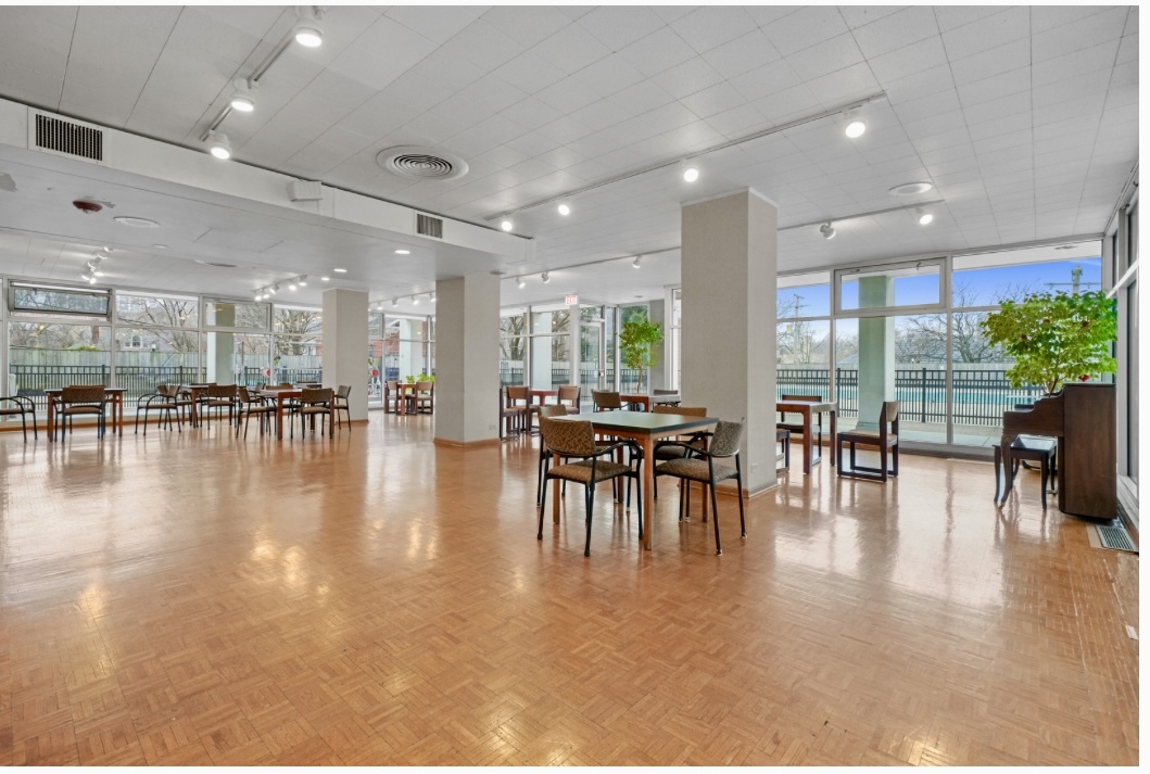 4250 N Marine Drive 510