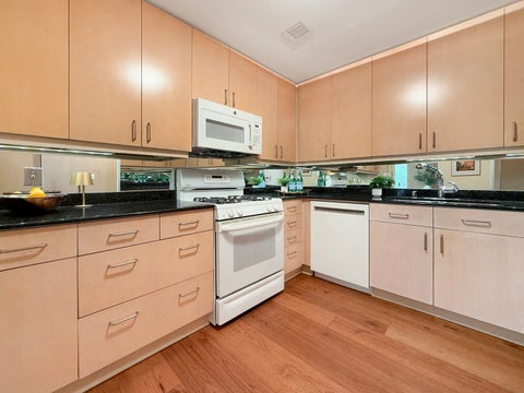 Tiny photo for 21 W Chestnut Street #510, Chicago, IL 60610 (MLS # 12789629)