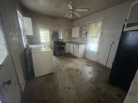 Tiny photo for 225 N West Avenue, Kankakee, IL 60901 (MLS # 12433931)