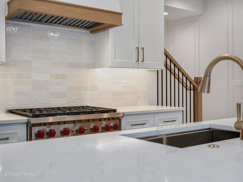 Tiny photo for 104 N Evergreen Avenue, Elmhurst, IL 60126 (MLS # 12517159)