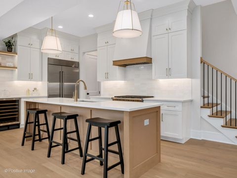 Tiny photo for 104 N Evergreen Avenue, Elmhurst, IL 60126 (MLS # 12517159)