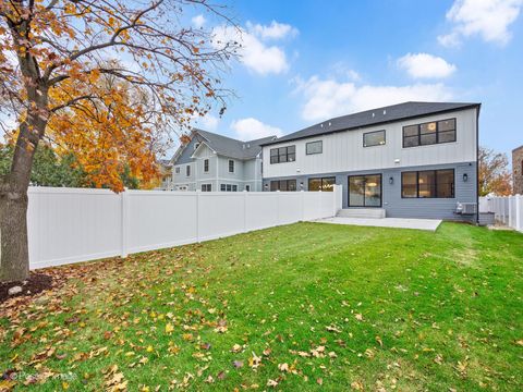 Tiny photo for 104 N Evergreen Avenue, Elmhurst, IL 60126 (MLS # 12517159)