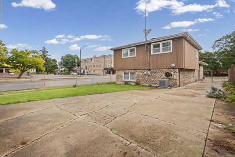 Tiny photo for 9500 S Loomis Street, Chicago, IL 60643 (MLS # 12768024)