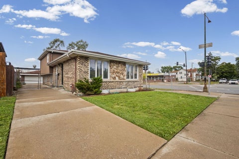 Tiny photo for 9500 S Loomis Street, Chicago, IL 60643 (MLS # 12768024)