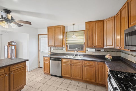 Tiny photo for 9500 S Loomis Street, Chicago, IL 60643 (MLS # 12768024)