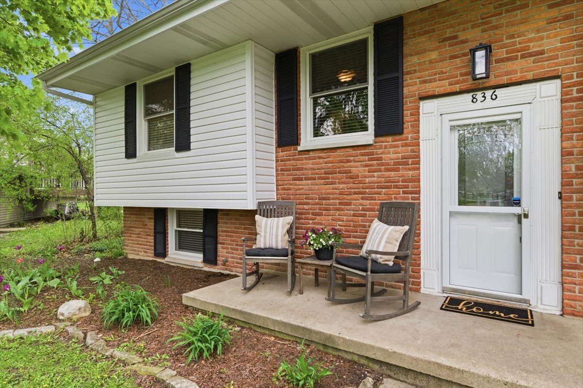 836 Longmeadow Drive