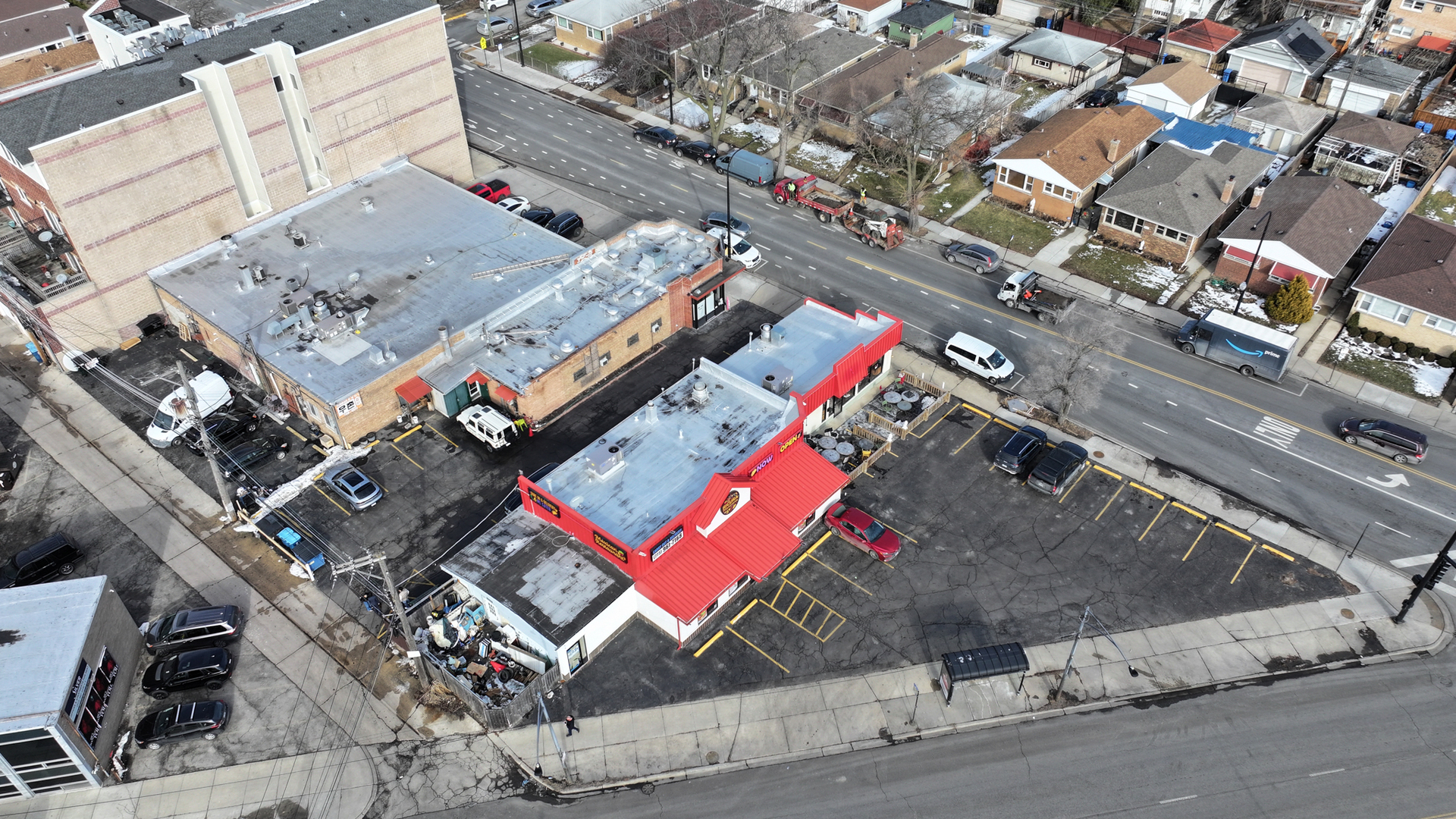 5737 N Lincoln Avenue