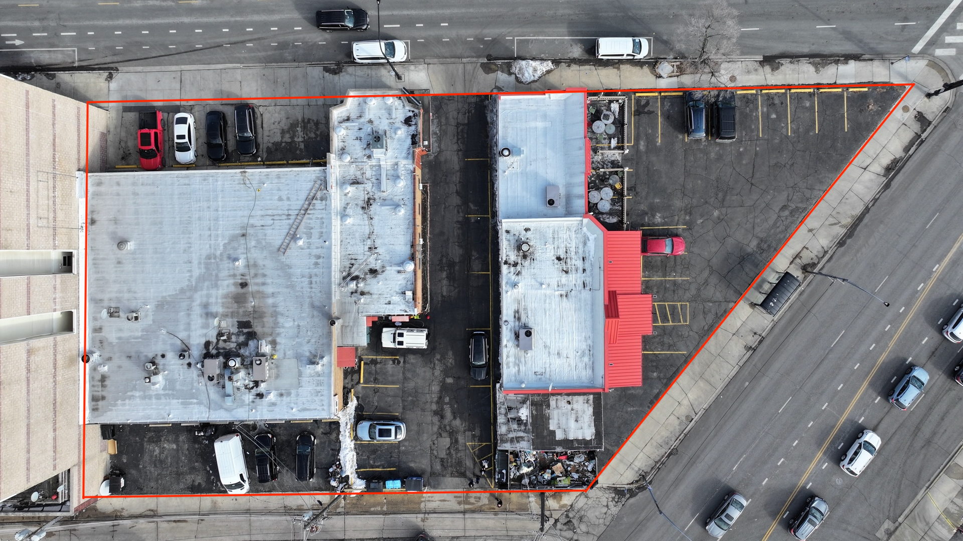 5737 N Lincoln Avenue