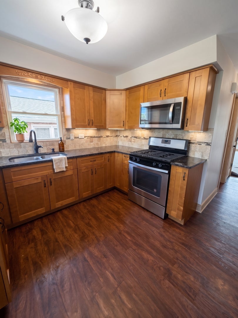 6048 W 79th Street