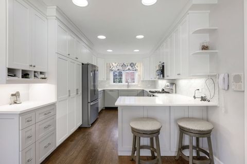 Tiny photo for 1115 Golfview Lane, Glenview, IL 60025 (MLS # 12575869)