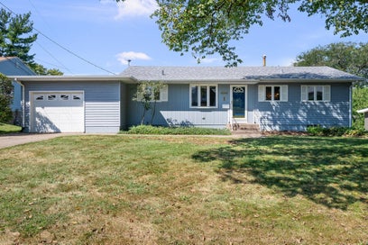 4334 N Hancock Avenue Davenport IA 52806