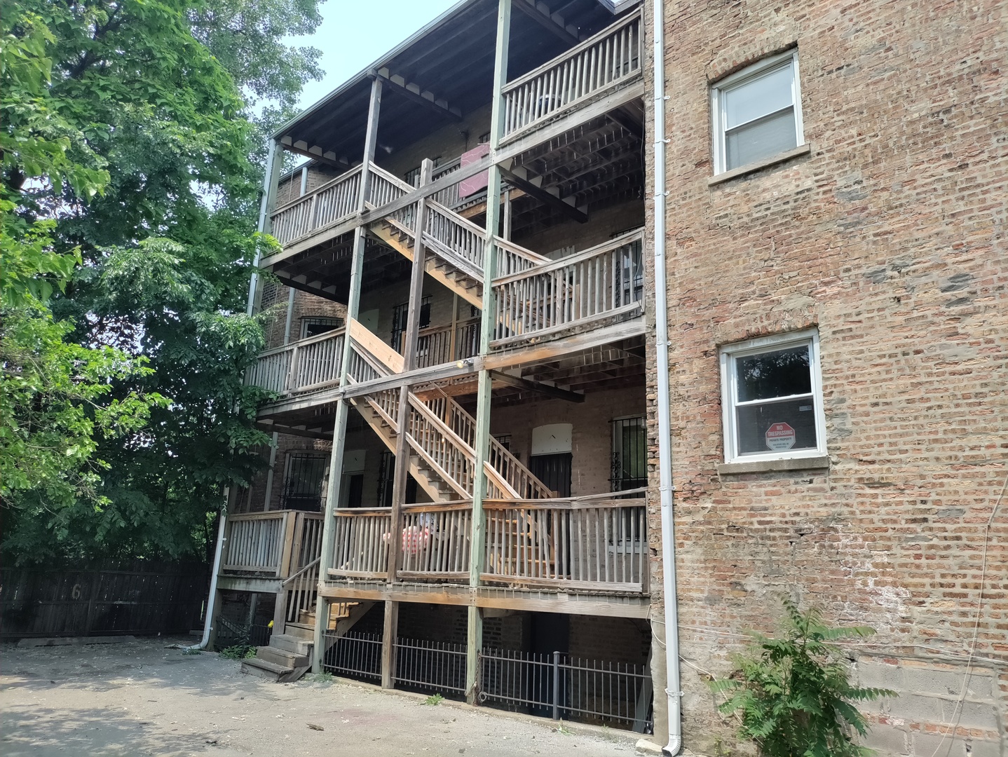 501-505 W 60 Place