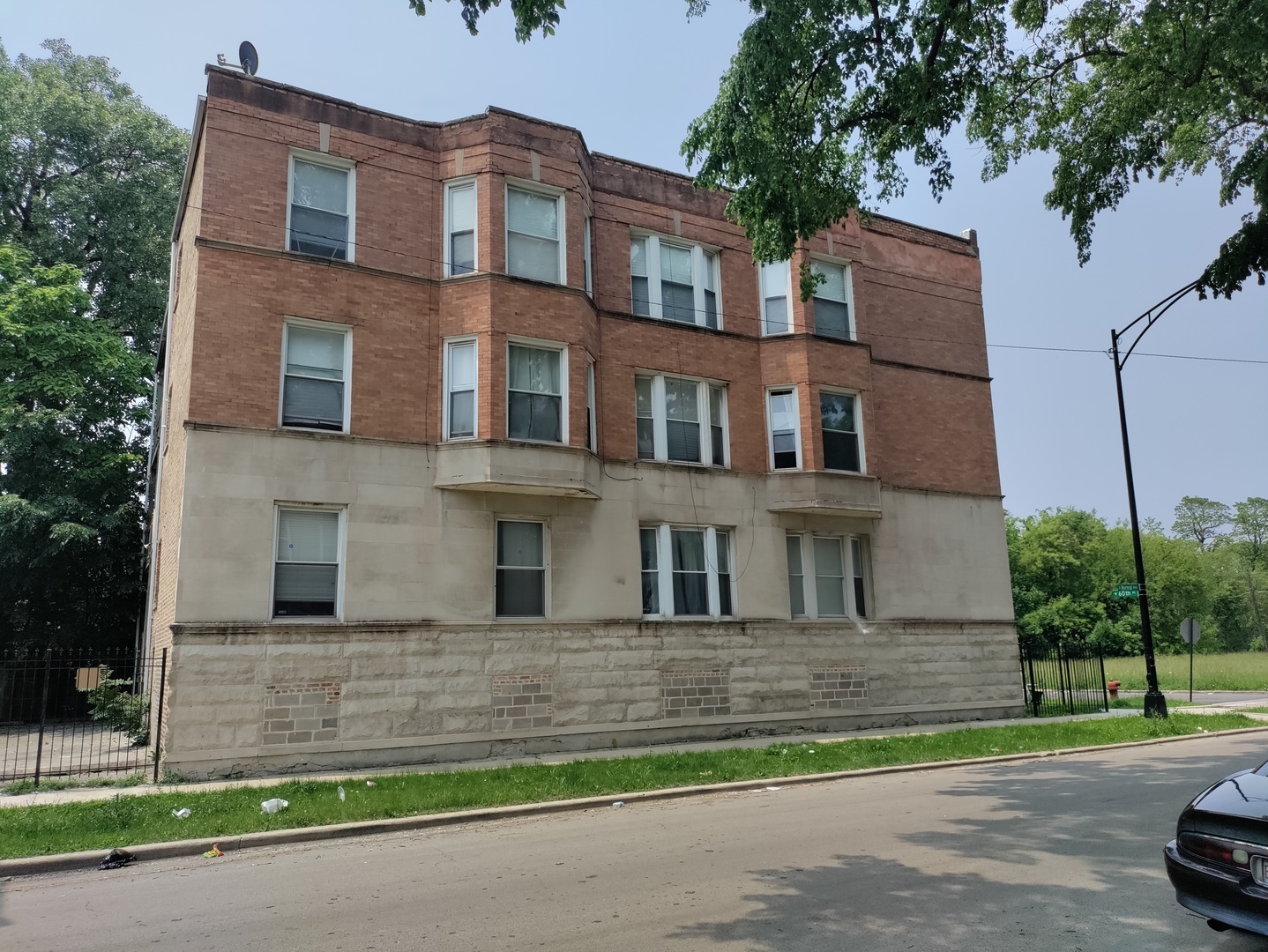 501-505 W 60 Place