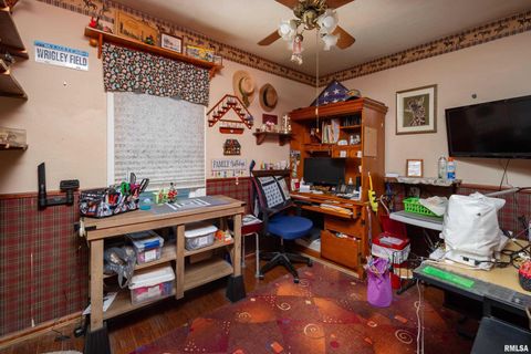 Tiny photo for 3228 SUNNYSIDE Avenue, Davenport, IA 52802 (MLS # QC4269712)