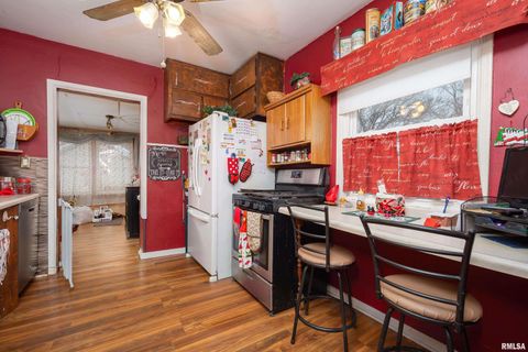 Tiny photo for 3228 SUNNYSIDE Avenue, Davenport, IA 52802 (MLS # QC4269712)