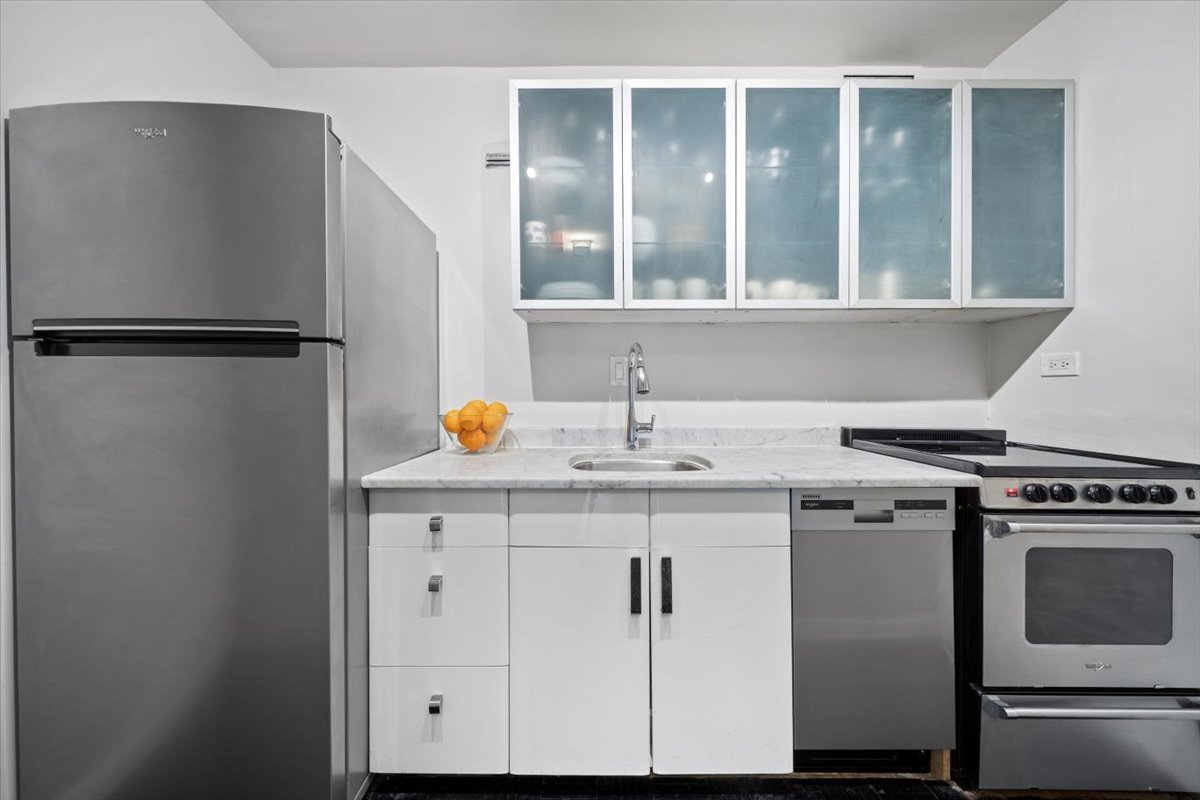340 W Diversey Parkway 1616