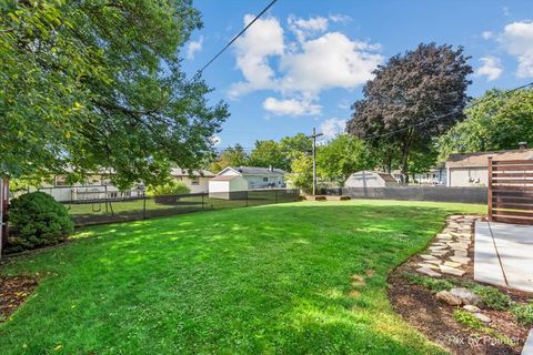 Tiny photo for 1621 W Joyce Avenue, McHenry, IL 60051 (MLS # 12454665)