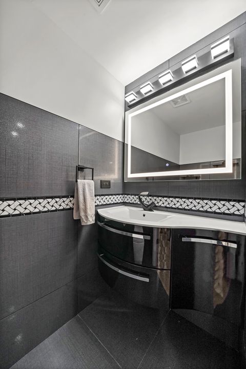 Tiny photo for 1192 CLARENCE Avenue #1, Oak Park, IL 60304 (MLS # 12548705)