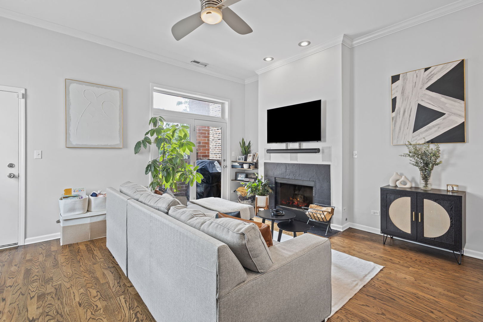 1942 W Armitage Avenue 2