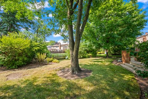 Tiny photo for 1507 W Plymouth Drive, Arlington Heights, IL 60004 (MLS # 12439478)