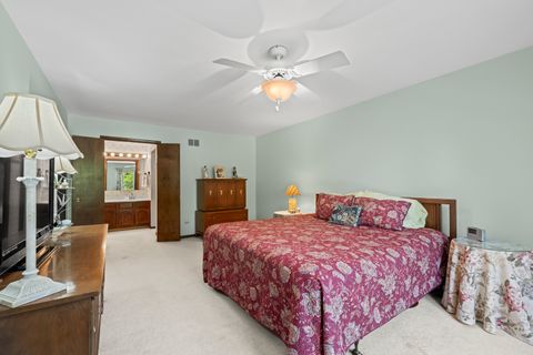 Tiny photo for 1507 W Plymouth Drive, Arlington Heights, IL 60004 (MLS # 12439478)