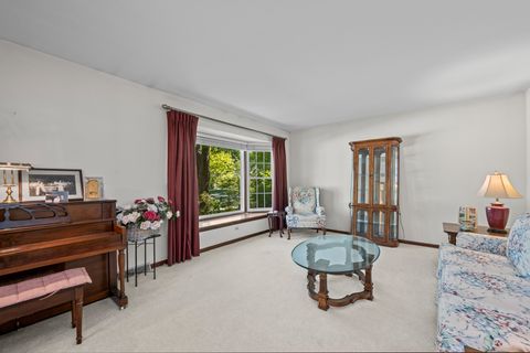 Tiny photo for 1507 W Plymouth Drive, Arlington Heights, IL 60004 (MLS # 12439478)