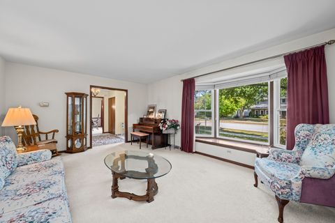 Tiny photo for 1507 W Plymouth Drive, Arlington Heights, IL 60004 (MLS # 12439478)
