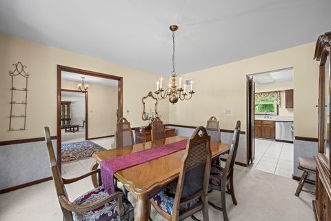 Tiny photo for 1507 W Plymouth Drive, Arlington Heights, IL 60004 (MLS # 12439478)