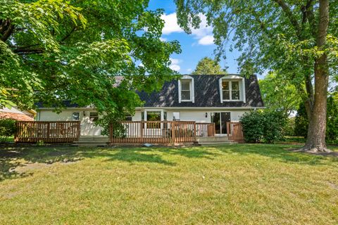 Tiny photo for 1507 W Plymouth Drive, Arlington Heights, IL 60004 (MLS # 12439478)