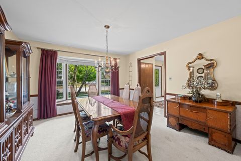 Tiny photo for 1507 W Plymouth Drive, Arlington Heights, IL 60004 (MLS # 12439478)