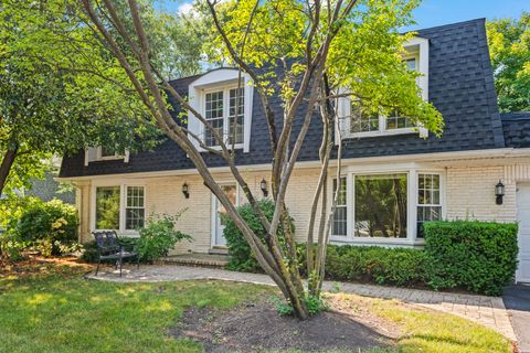 Tiny photo for 1507 W Plymouth Drive, Arlington Heights, IL 60004 (MLS # 12439478)