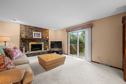 Tiny photo for 1507 W Plymouth Drive, Arlington Heights, IL 60004 (MLS # 12439478)