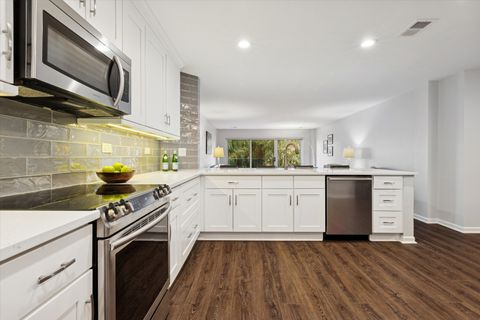 Tiny photo for 441 N Park Boulevard #2J, Glen Ellyn, IL 60137 (MLS # 12503405)