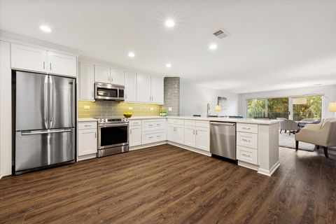 Tiny photo for 441 N Park Boulevard #2J, Glen Ellyn, IL 60137 (MLS # 12503405)