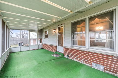 Tiny photo for 951 Lonsdale Road, Elk Grove Village, IL 60007 (MLS # 12582024)