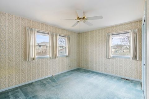 Tiny photo for 951 Lonsdale Road, Elk Grove Village, IL 60007 (MLS # 12582024)