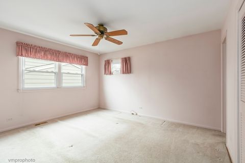 Tiny photo for 951 Lonsdale Road, Elk Grove Village, IL 60007 (MLS # 12582024)