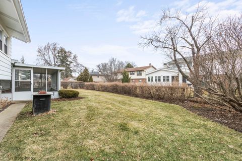 Tiny photo for 951 Lonsdale Road, Elk Grove Village, IL 60007 (MLS # 12582024)