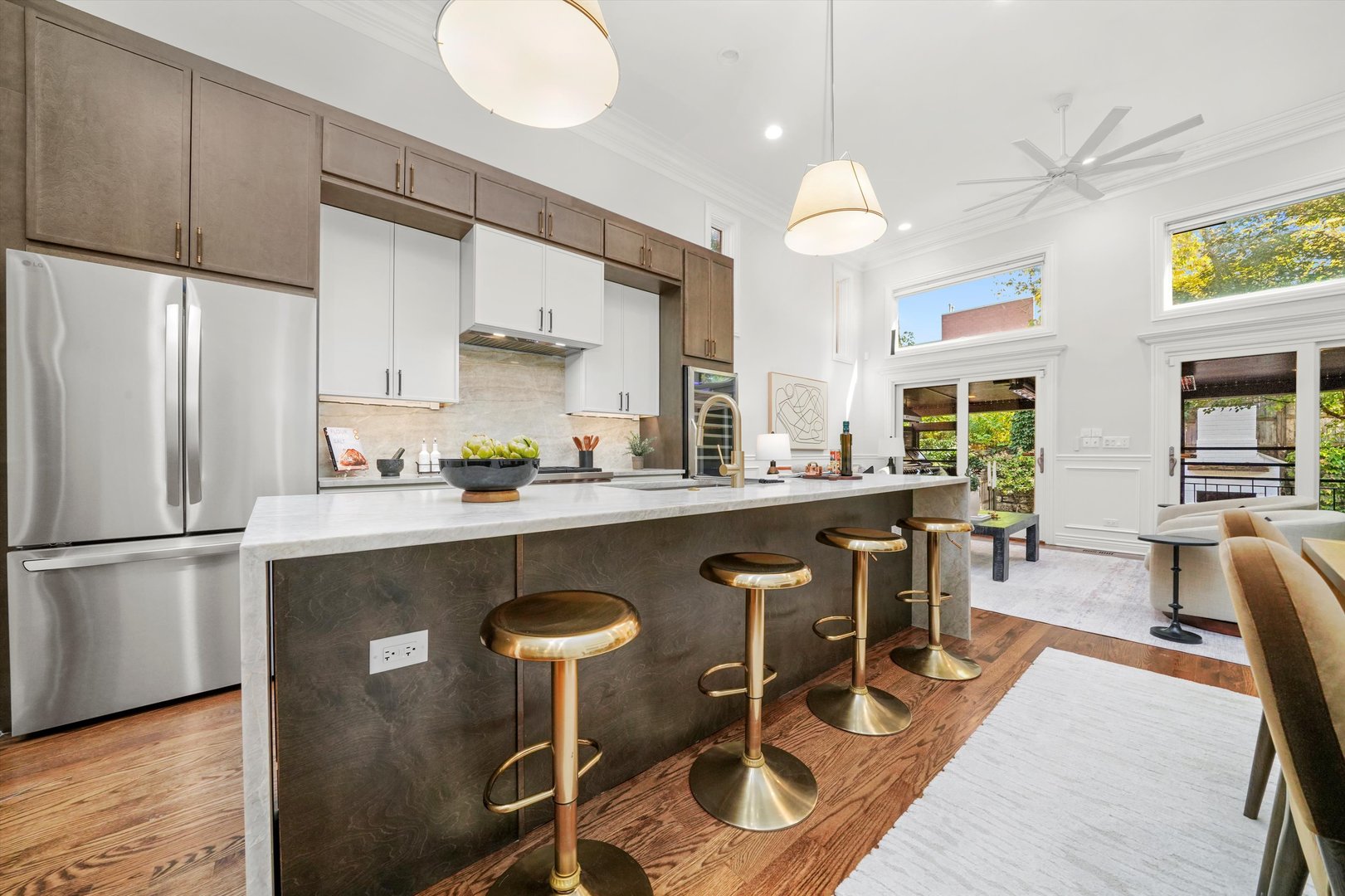 2953 N HONORE Street