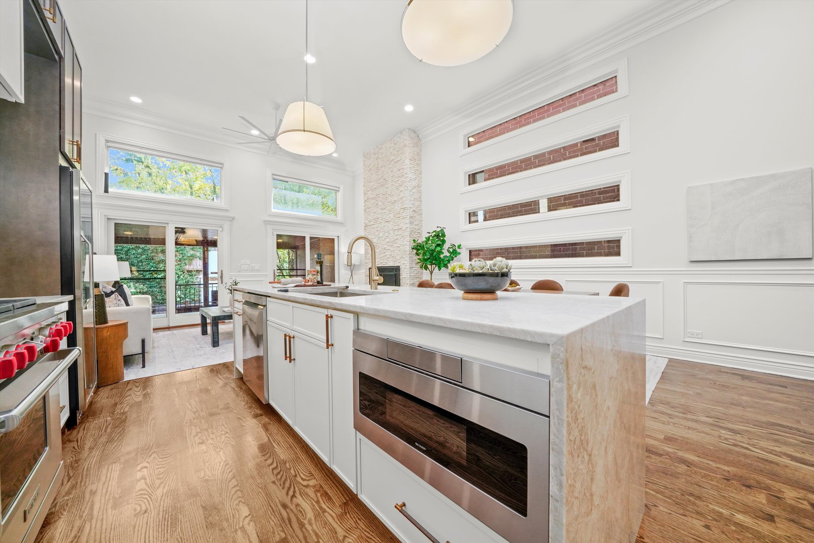 2953 N HONORE Street