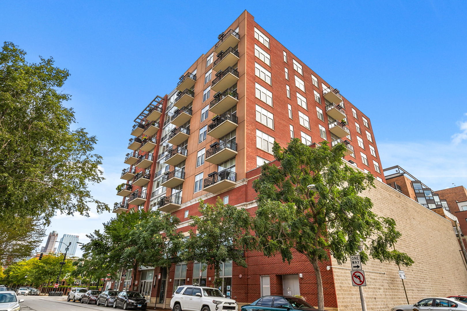 1201 W ADAMS Street 801