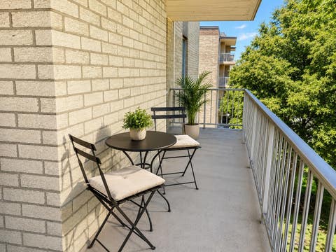 Tiny photo for 110 W Butterfield Road #402S, Elmhurst, IL 60126 (MLS # 12734157)